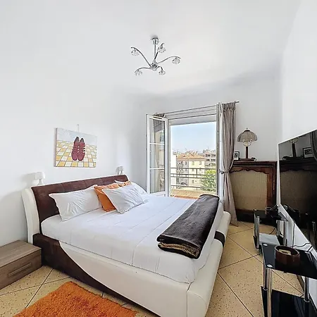 Entire In Saint-raphael Apartamento *